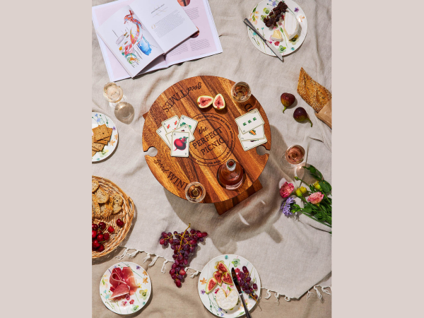 Maxwell & Williams Picnic Perfect Round Folding Picnic Table  45x45x24cm